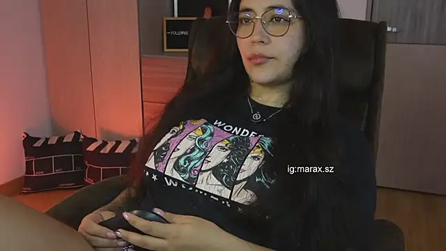 Mara HugeAss online show from June 15, 2026, 4:34 am