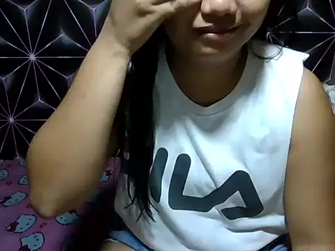 Flowerbebe online show from April 9, 2026, 12:00 pm