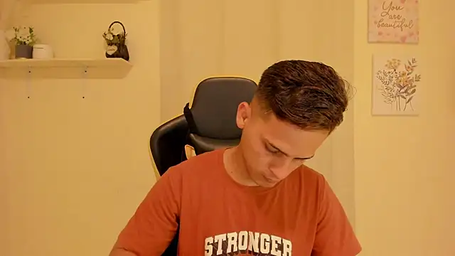 sexy andres01 online show from May 21, 2026, 9:34 pm