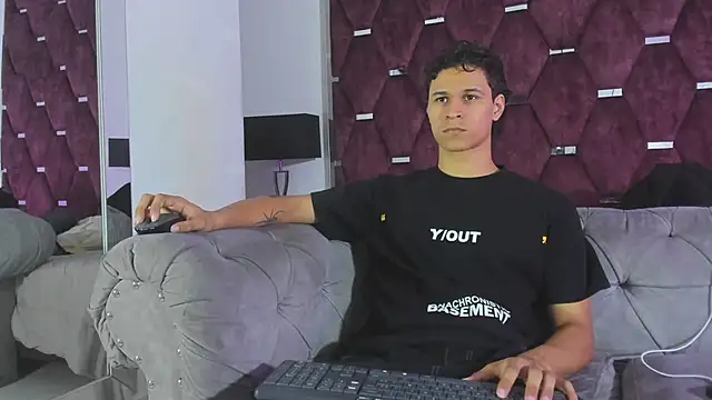 Snapshot of TonyBenedetti chatting on June 13, 2026, 9:24 pm TonyBenedetti online show from June 13, 2026, 9:24 pm