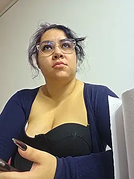 lilith velvet  online show from May 28, 2026, 2:23 pm