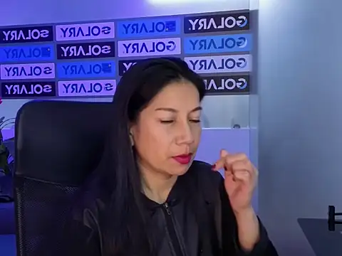 Megan Collinss1 online show from April 15, 2026, 2:43 pm