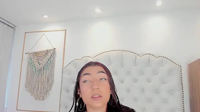 Sara funy online show from April 9, 2026, 11:16 am