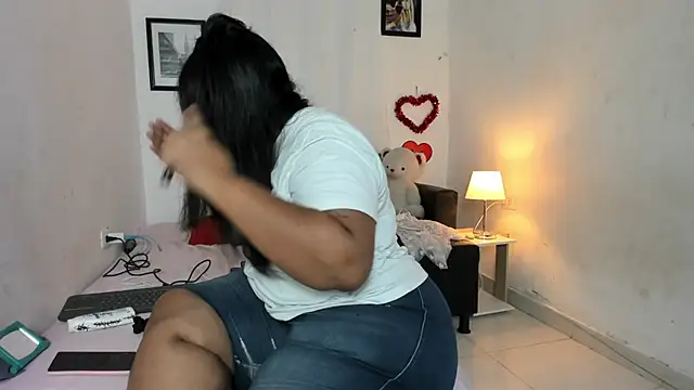 Snapshot of mariana_villa72 chatting on July 8, 2026, 2:18 pm mariana villa72 online show from July 8, 2026, 2:18 pm