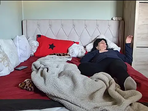 tess1980 online show from March 3, 2026, 8:43 am