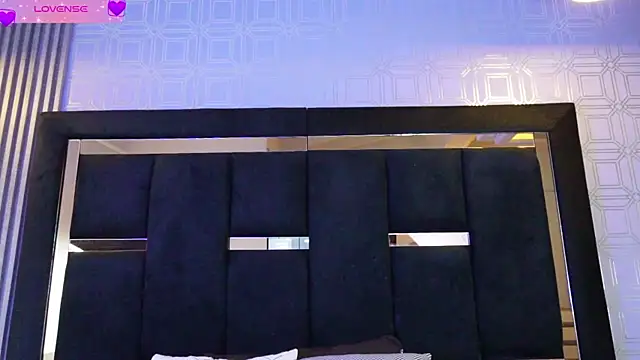 Snapshot of Dark_Eros_ chatting on April 7, 2026, 3:52 am Dark Eros online show from April 7, 2026, 3:52 am