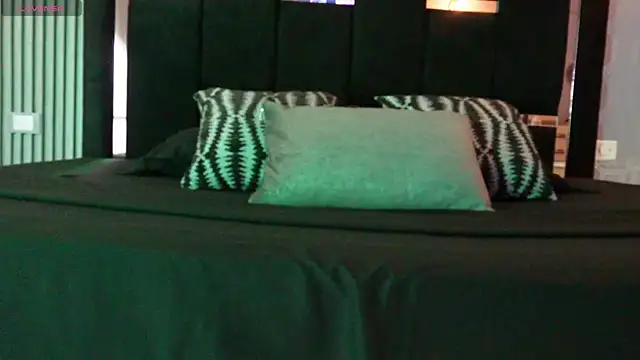 Snapshot of Dark_Eros_ chatting on April 8, 2026, 3:30 am Dark Eros online show from April 8, 2026, 3:30 am