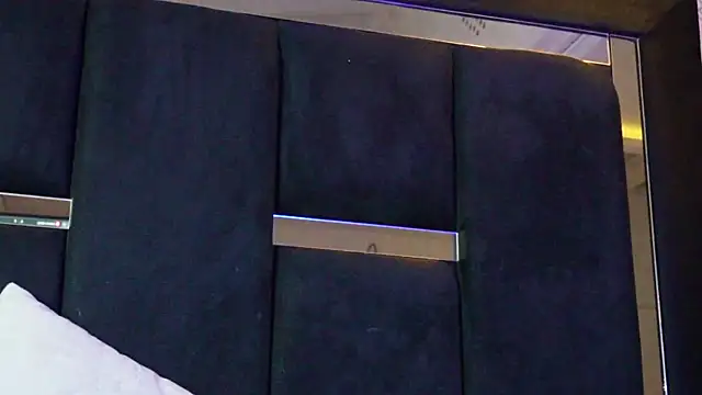 Snapshot of Dark_Eros_ chatting on April 9, 2026, 6:19 am Dark Eros online show from April 9, 2026, 6:19 am