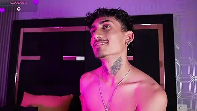 Snapshot of Dark_Eros_ chatting on March 19, 2026, 3:28 am Dark Eros online show from March 19, 2026, 3:28 am