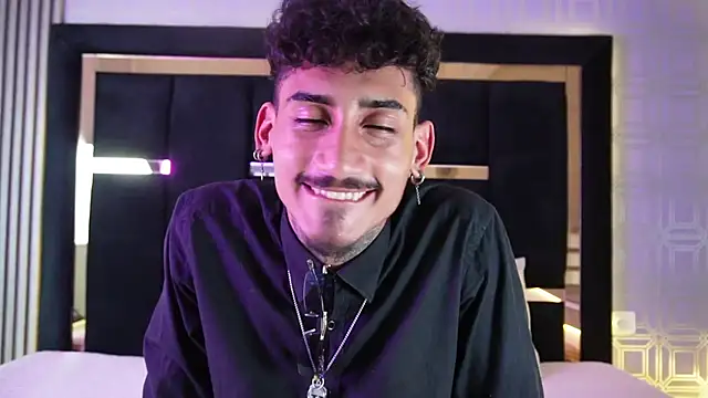 Snapshot of Dark_Eros_ chatting on March 6, 2026, 8:04 pm Dark Eros online show from March 6, 2026, 8:04 pm