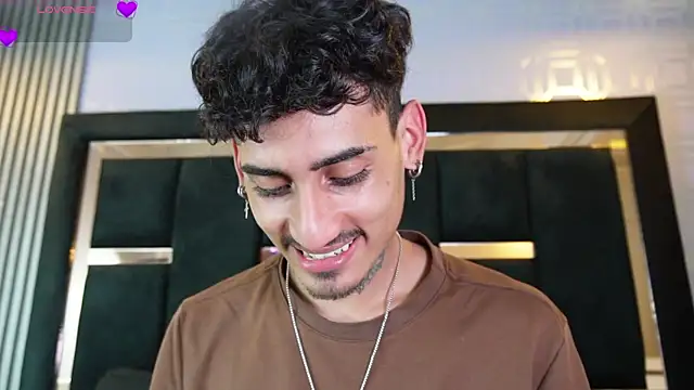 Snapshot of Dark_Eros_ chatting on March 17, 2026, 7:28 pm Dark Eros online show from March 17, 2026, 7:28 pm