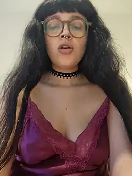 Mommynatrix online show from April 21, 2026, 3:40 pm