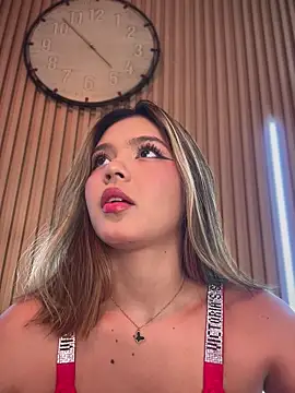 Sofia-Velez online show from February 25, 2026, 9:14 pm