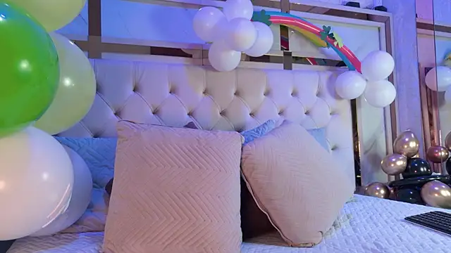 kamilla rossi online show from March 16, 2026, 7:16 pm