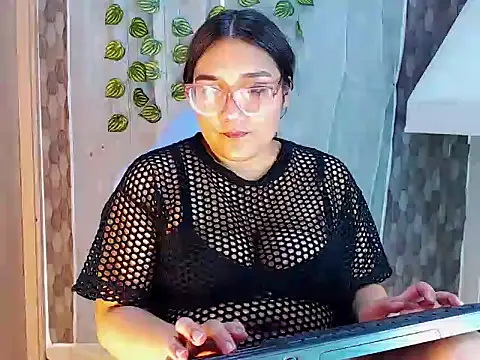 anyela donecm online show from May 5, 2026, 7:06 pm