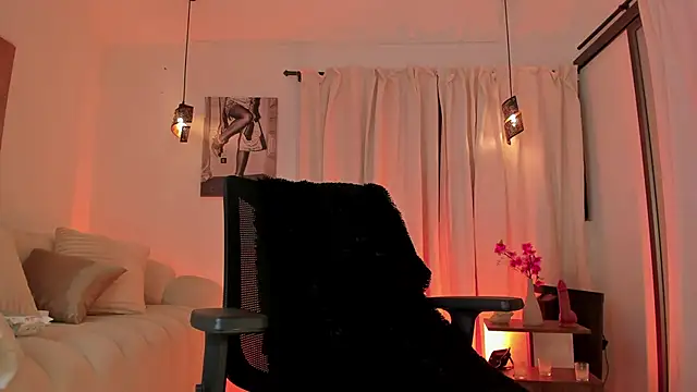 IsabellaLux  online show from June 14, 2026, 10:22 pm