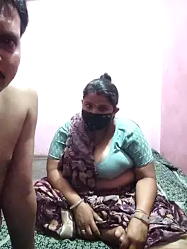 gujjuhotcouple online show from April 8, 2026, 8:43 pm