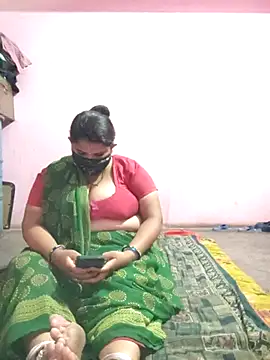 gujjuhotcouple online show from April 29, 2026, 5:06 pm