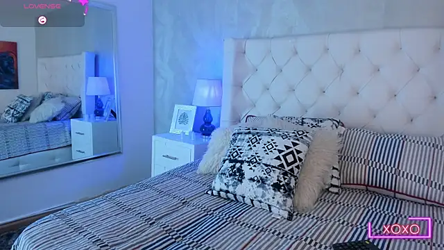 Ivi jones  online show from April 5, 2026, 8:15 pm