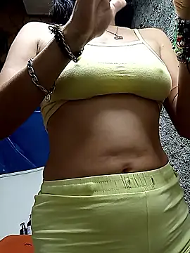 yuliitza4 online show from March 30, 2026, 12:34 am