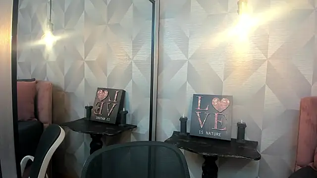 Scarlet 22  online show from March 21, 2026, 6:01 pm