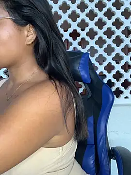 Snapshot of Coraline_em chatting on March 30, 2026, 6:09 pm Coraline em online show from March 30, 2026, 6:09 pm