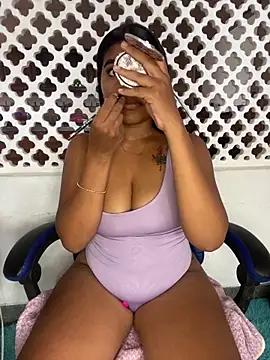 Snapshot of Coraline_em chatting on March 31, 2026, 6:10 pm Coraline em online show from March 31, 2026, 6:10 pm