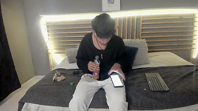 clark ken01 online show from March 5, 2026, 9:11 pm