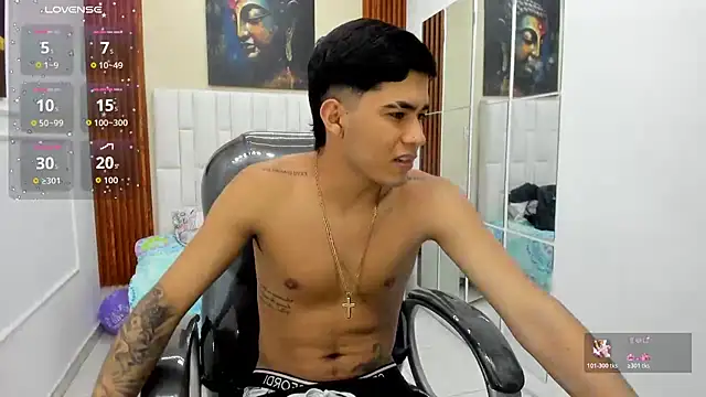 Snapshot of Thiago_collinss chatting on August 4, 2026, 11:31 pm Thiago collinss online show from August 4, 2026, 11:31 pm