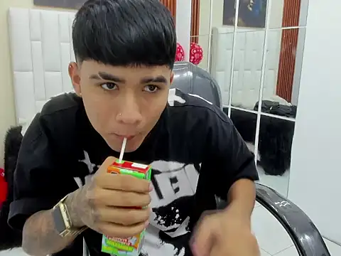 Thiago collinss online show from March 1, 2026, 10:32 pm