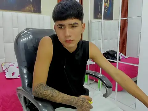 Thiago collinss online show from March 12, 2026, 10:25 pm