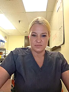LadyB07 online show from May 5, 2026, 4:43 pm