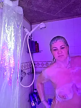 Snapshot of LadyB07 chatting on April 11, 2026, 2:21 pm LadyB07 online show from April 11, 2026, 2:21 pm