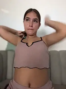 Snapshot of MiluRossee chatting on March 25, 2026, 6:13 am MiluRossee online show from March 25, 2026, 6:13 am