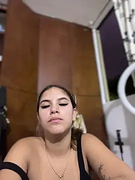 Snapshot of MiluRossee chatting on March 26, 2026, 11:35 pm MiluRossee online show from March 26, 2026, 11:35 pm