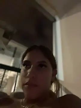 Snapshot of MiluRossee chatting on April 5, 2026, 6:53 am MiluRossee online show from April 5, 2026, 6:53 am