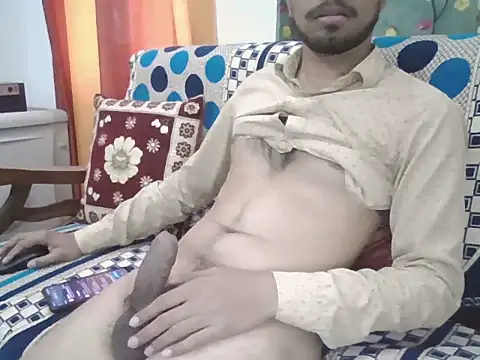 Snapshot of Lucky_085 chatting on February 25, 2026, 5:29 am Lucky 085 online show from February 25, 2026, 5:29 am