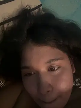 Snapshot of emi_li82 chatting on March 28, 2026, 9:27 pm emi li82 online show from March 28, 2026, 9:27 pm