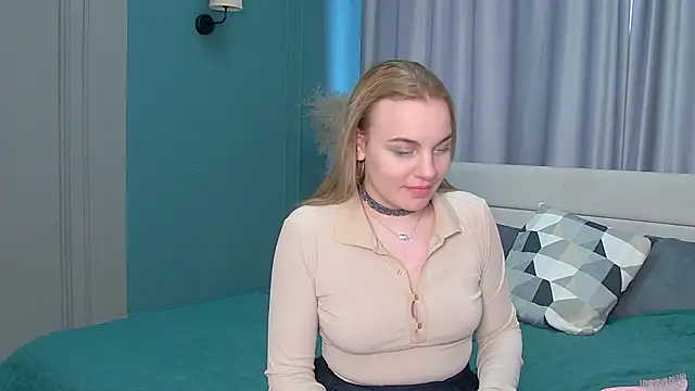 Glow Margo online show from March 8, 2026, 2:04 am