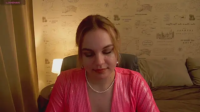 Glow Margo online show from June 12, 2026, 1:14 am