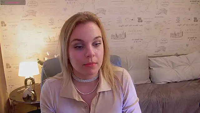 Snapshot of Glow_Margo chatting on May 11, 2026, 1:07 am Glow Margo online show from May 11, 2026, 1:07 am