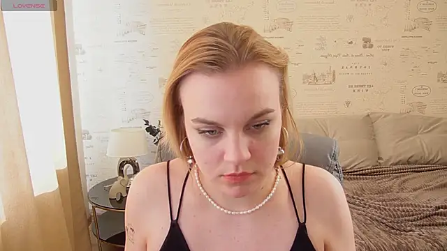 Snapshot of Glow_Margo chatting on May 15, 2026, 1:03 am Glow Margo online show from May 15, 2026, 1:03 am
