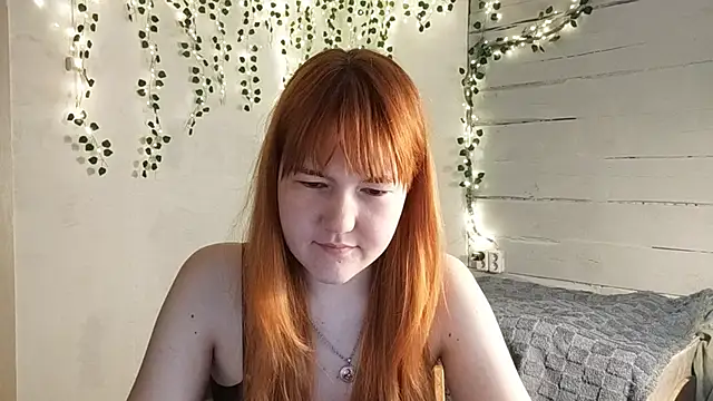 Snapshot of DinaFirebird chatting on April 10, 2026, 4:41 am DinaFirebird online show from April 10, 2026, 4:41 am