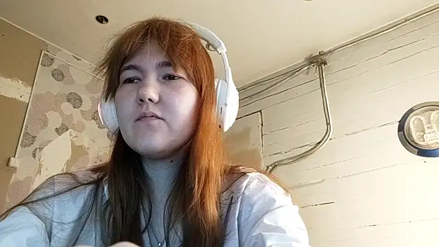 Snapshot of DinaFirebird chatting on March 12, 2026, 5:13 am DinaFirebird online show from March 12, 2026, 5:13 am