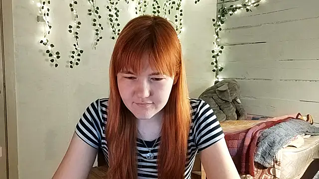 Snapshot of DinaFirebird chatting on April 1, 2026, 4:25 am DinaFirebird online show from April 1, 2026, 4:25 am