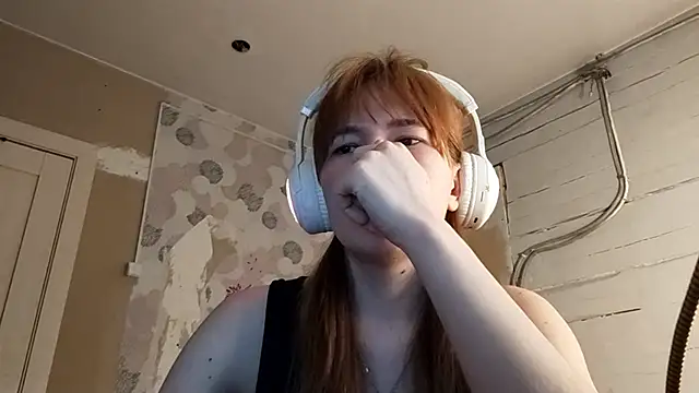 Snapshot of DinaFirebird chatting on March 3, 2026, 5:25 am DinaFirebird online show from March 3, 2026, 5:25 am