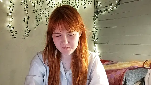 Snapshot of DinaFirebird chatting on April 7, 2026, 4:14 am DinaFirebird online show from April 7, 2026, 4:14 am