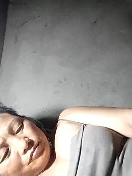 Snapshot of Lucie_Fuzk chatting on April 13, 2026, 2:10 pm Lucie Fuzk online show from April 13, 2026, 2:10 pm