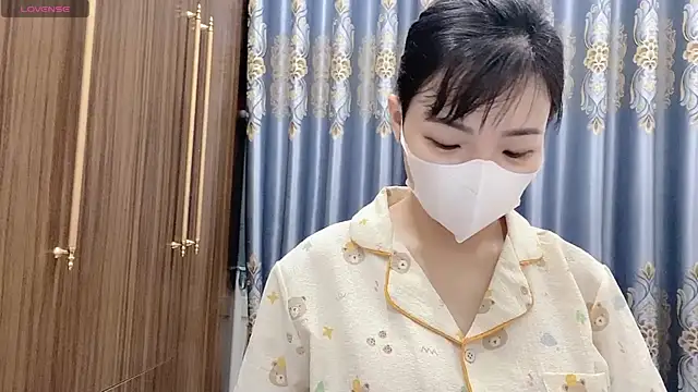 Snapshot of El-Ryx chatting on February 27, 2026, 2:23 am El-Ryx online show from February 27, 2026, 2:23 am