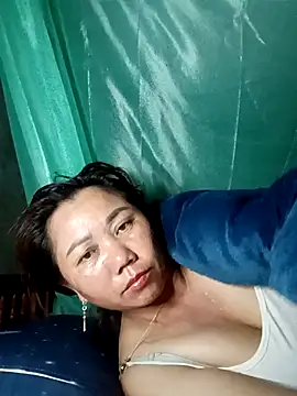 Snapshot of lyly_sexx chatting on May 5, 2026, 4:32 pm lyly sexx online show from May 5, 2026, 4:32 pm